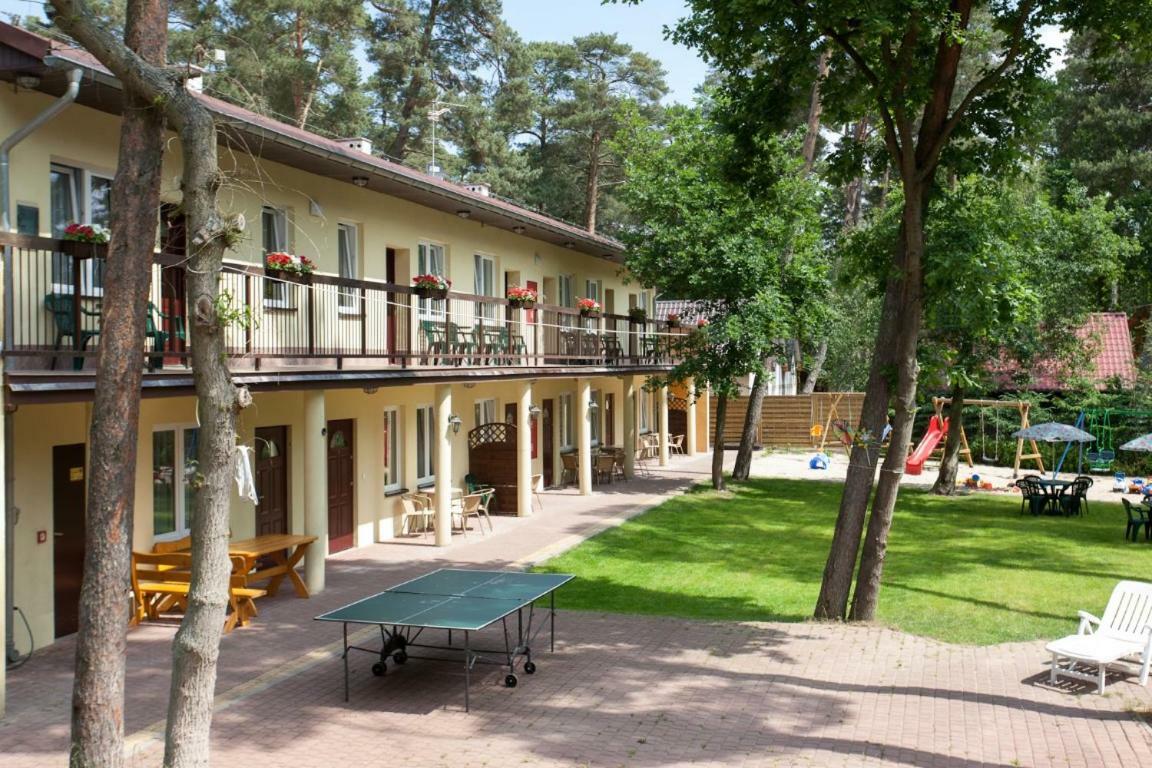 Pod Filarami Pobierowo Hotell Eksteriør bilde